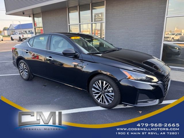 Super Black Clearcoat 2025 Nissan Altima Sedan Front-Wheel Drive Continuously Variable Transmission