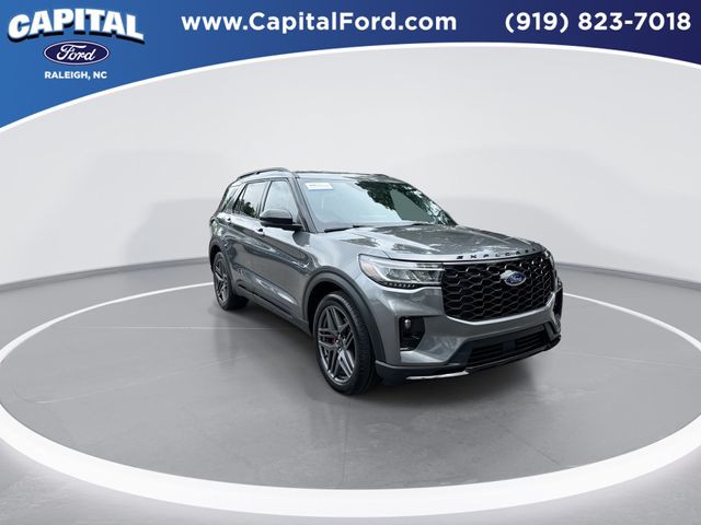 Used 2025 Gray Ford ST-Line image 2