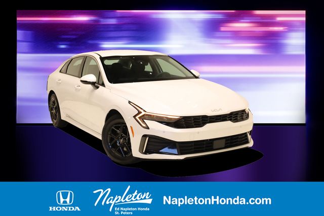 Snow White Pearl 2025 Kia K5 LXS FWD Sedan Front-Wheel Drive 8-Speed Automatic