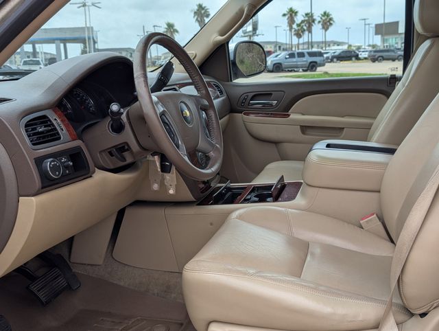 Used 2014 White Chevrolet LTZ image 13