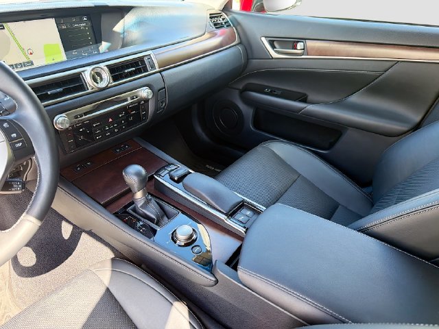 Used 2015 Red Lexus 350 image 22