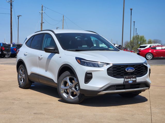 2025 Ford Escape ST-Line photo