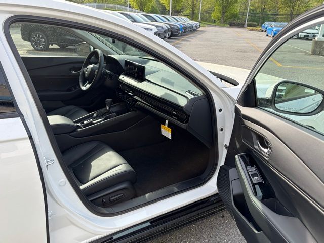 new 2026 Honda Accord Hybrid car, priced at $39,088