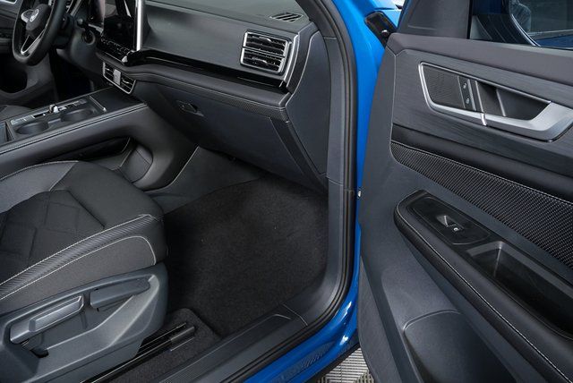 new 2026 Volkswagen Atlas Cross Sport car, priced at $40,548