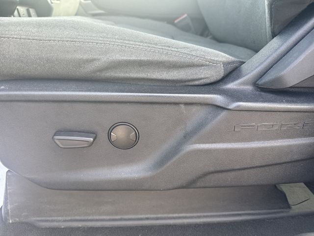 Used 2023  Ford XLT image 16