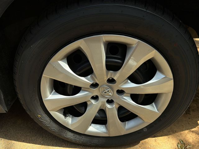 Used 2024  Toyota LE image 8