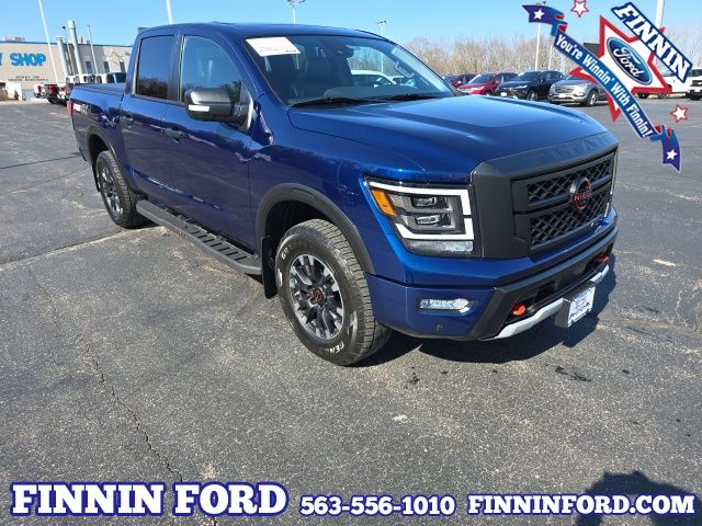 2023 Nissan Titan PRO-4X Crew Cab 4WD