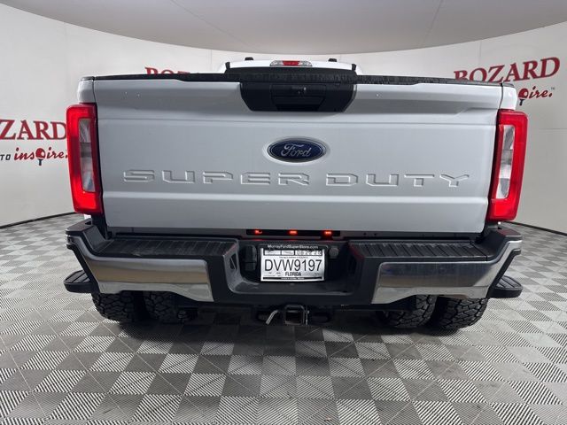 2024 Oxford White Ford Super Duty F-350 DRW XLT 4X4 Truck