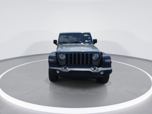 Used 2020 Sting Gray Clearcoat Jeep Unlimited Sport Altitude image 3