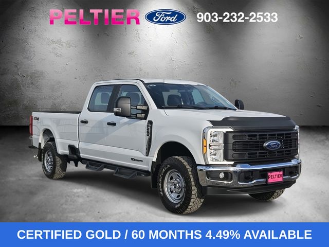 Oxford White 2023 Ford F-250 Super Duty XL Crew Cab 4WD Pickup Truck Four-Wheel Drive Automatic