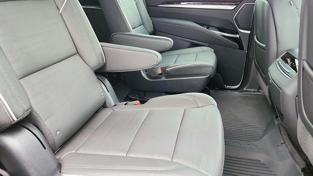 2025 Cadillac Escalade Premium Luxury - Photo 38