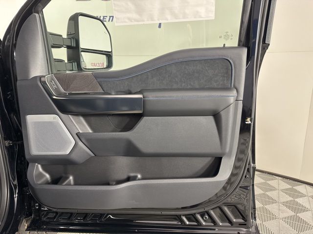 2025 Agate Black Metallic Ford Super Duty F-250 SRW Platinum 4X4 Truck