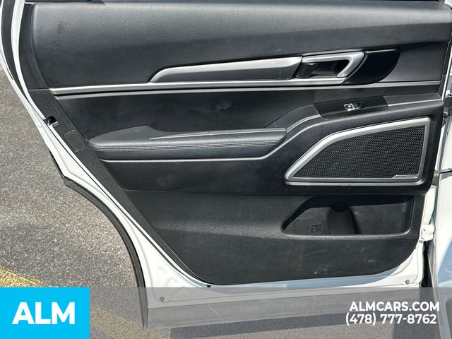 Used 2020 White Kia S image 26