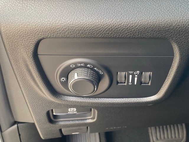 new 2025 Jeep Grand Cherokee car, priced at $39,676