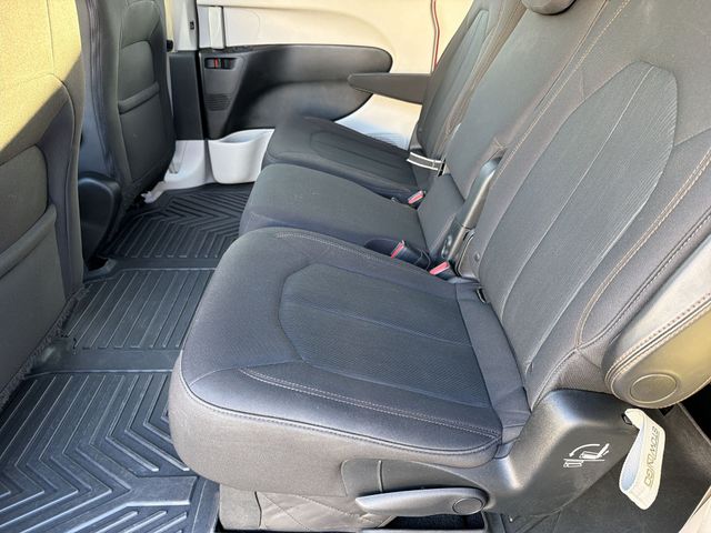 Used 2018 Red Chrysler Touring Plus image 20