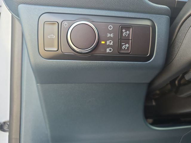 New 2026 Space White Metallic Ford XLT image 25