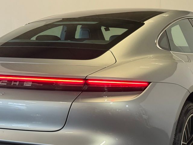 2021 Porsche Taycan 4S photo