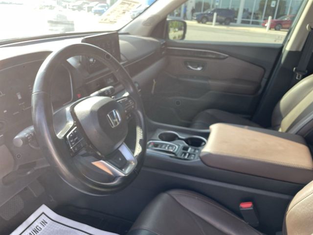 Used 2025 Honda Pilot SUV