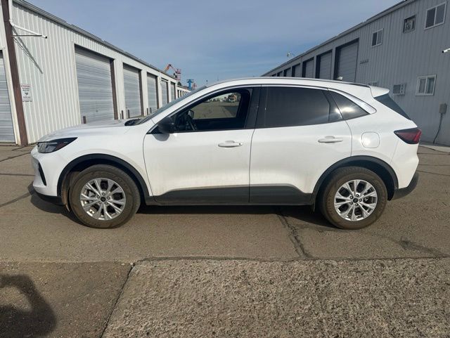 2024 Oxford White Ford Escape Active AWD SUV