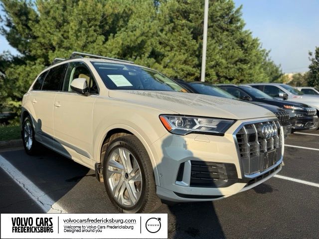 2021 Audi Q7 45 Premium Plus