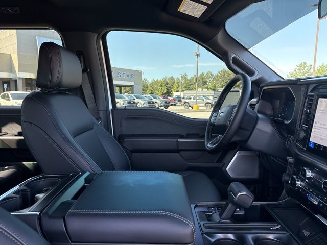 New 2025 White Ford Lariat image 16