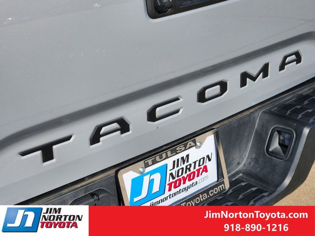 2021 Toyota Tacoma SR5 12