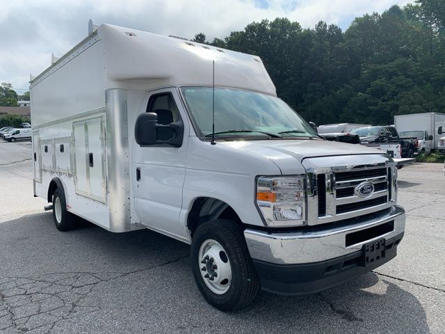 2025 Ford E-450SD Base 7