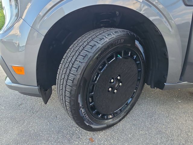 New 2026 Carbonized Gray Metallic Ford Lobo™ image 32