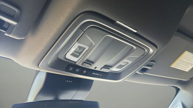 Used 2025 White Chevrolet Custom image 25