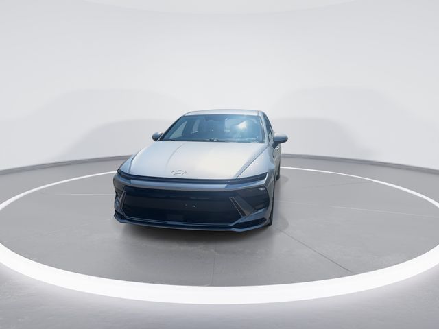 Used 2025 Silver Hyundai SEL image 4