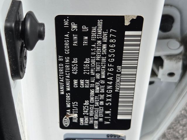 Used 2015 White Kia EX image 34