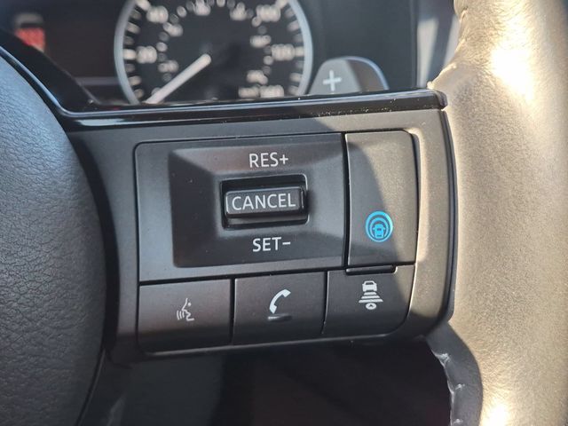 Used 2023 Blue Nissan SL image 19