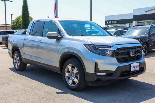 Silver 2025 Honda Ridgeline Pickup Truck All-Wheel Drive 9-Speed Automatic
