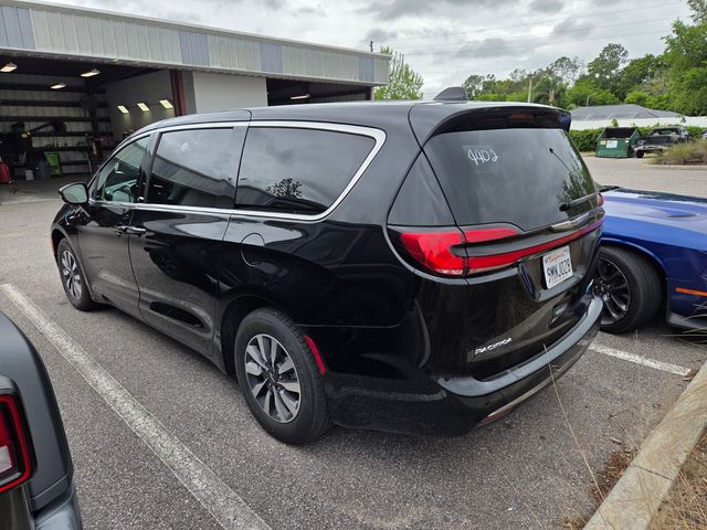 Certified Used 2024 Black Chrysler Select image 4