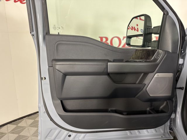 2025 Glacier Gray Metallic Tri-Coat Ford Super Duty F-250 SRW Lariat 4X4 Truck