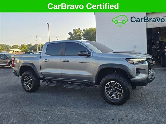 Sterling Gray Metallic 2025 Chevrolet Colorado Pickup Truck Four-Wheel Drive 8-Speed Automatic