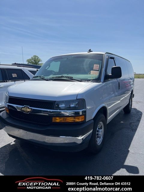 Silver Ice Metallic 2025 Chevrolet Express Cargo 3500 RWD Van Rear-Wheel Drive