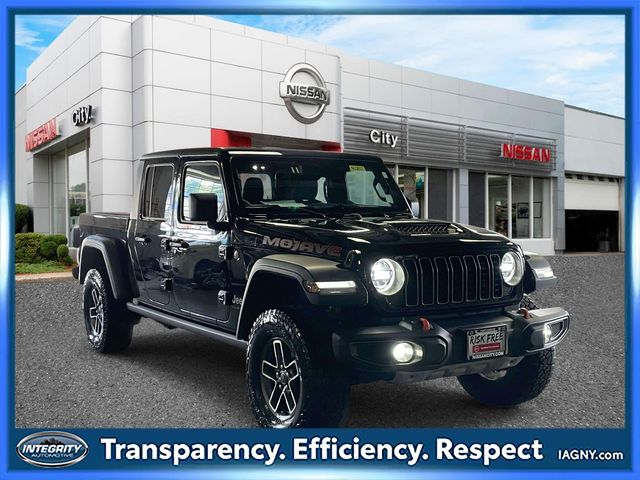 Black Clearcoat 2026 Jeep Gladiator Pickup Truck Four-Wheel Drive 8-Speed Automatic