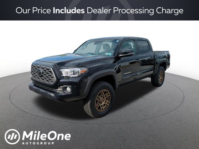 Midnight Black Metallic 2022 Toyota Tacoma Pickup Truck Four-Wheel Drive 6-Speed Automatic