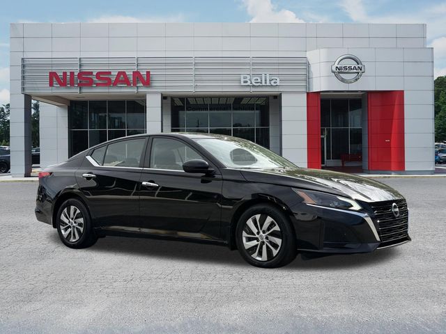 Super Black Clearcoat 2023 Nissan Altima 2.5 S FWD Sedan Front-Wheel Drive Continuously Variable Transmission