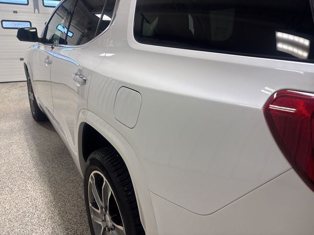 2019 GMC Acadia Denali photo