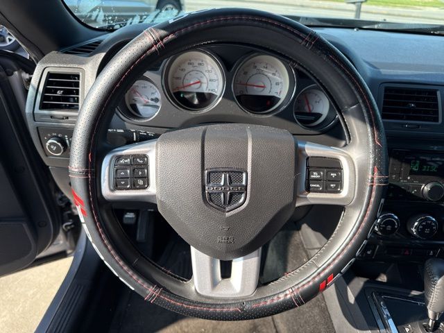2013 Dodge Challenger SXT photo