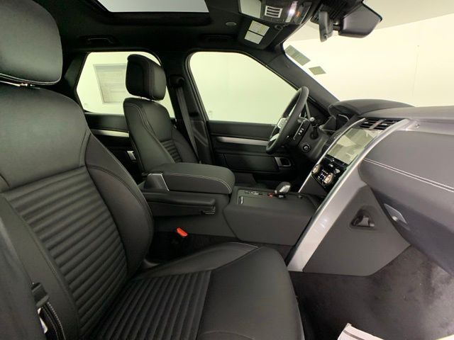 2024 Land Rover Discovery Dynamic SE 33