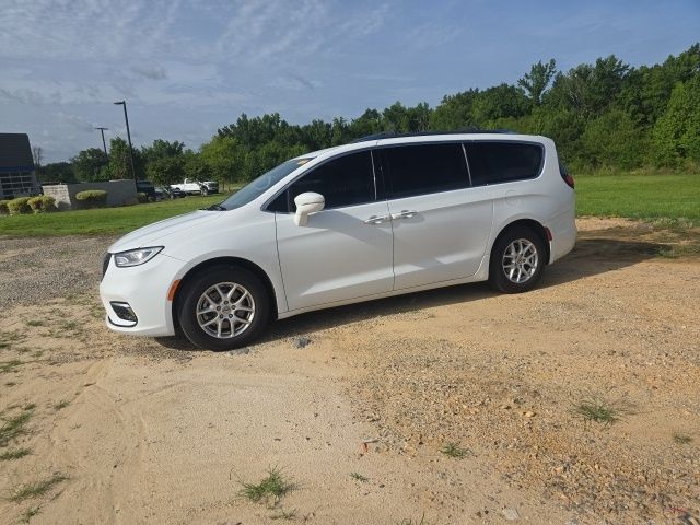 Used 2021 White Chrysler Touring L image 3