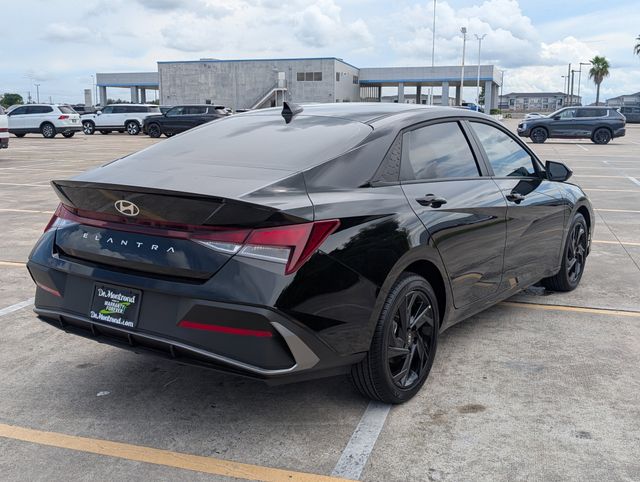 2026 Hyundai Elantra SEL Sport - 4