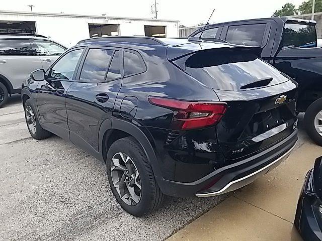 Used 2025 Chevrolet Trax SUV