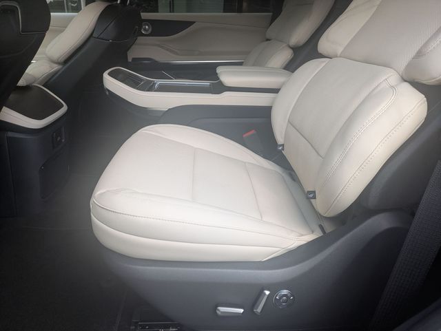 New 2027 Lincoln Navigator SUV