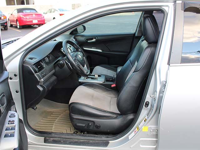 Used 2013 Classic Silver Metallic Toyota SE image 13