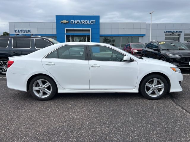 View vehicle photo 2