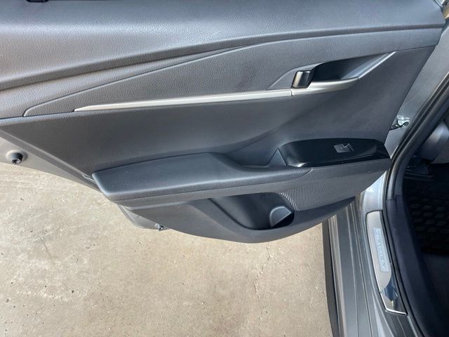 Used 2025  Toyota SE image 25